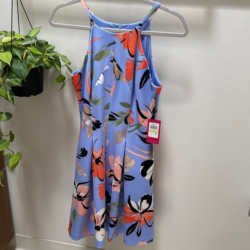 Vince Camuto dress size 4, blue with flower print - Picture 7 of 10